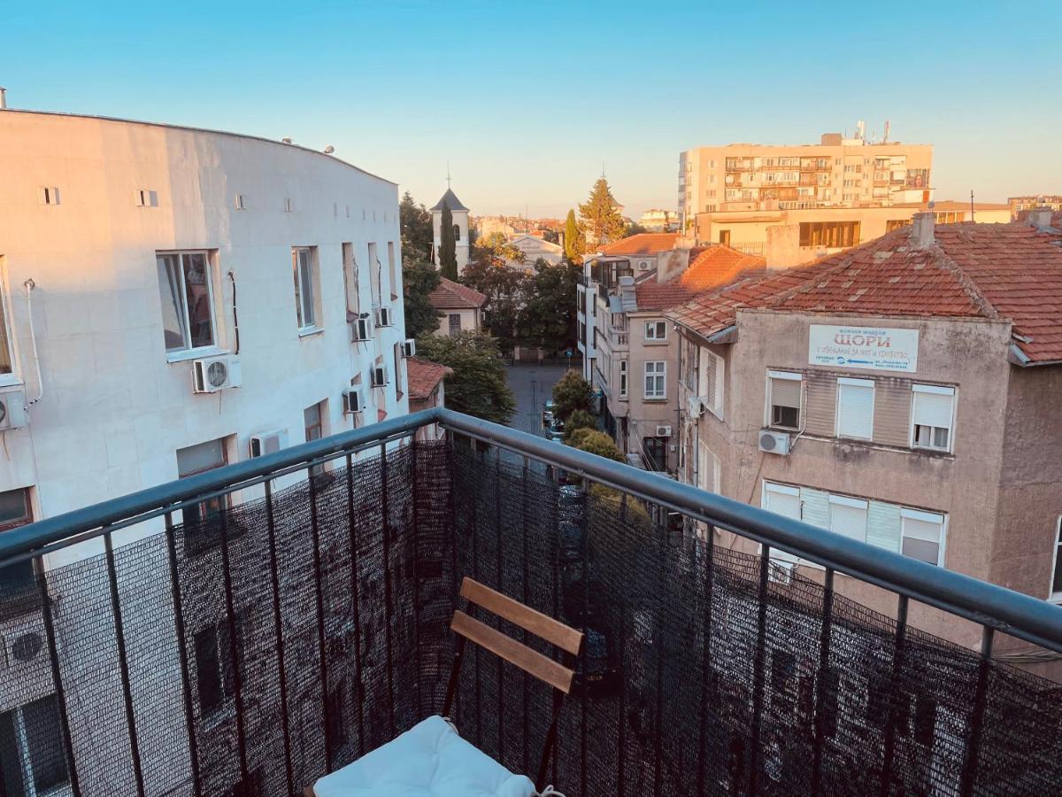 Studio Flat In The Heart Of Бургас Екстериор снимка